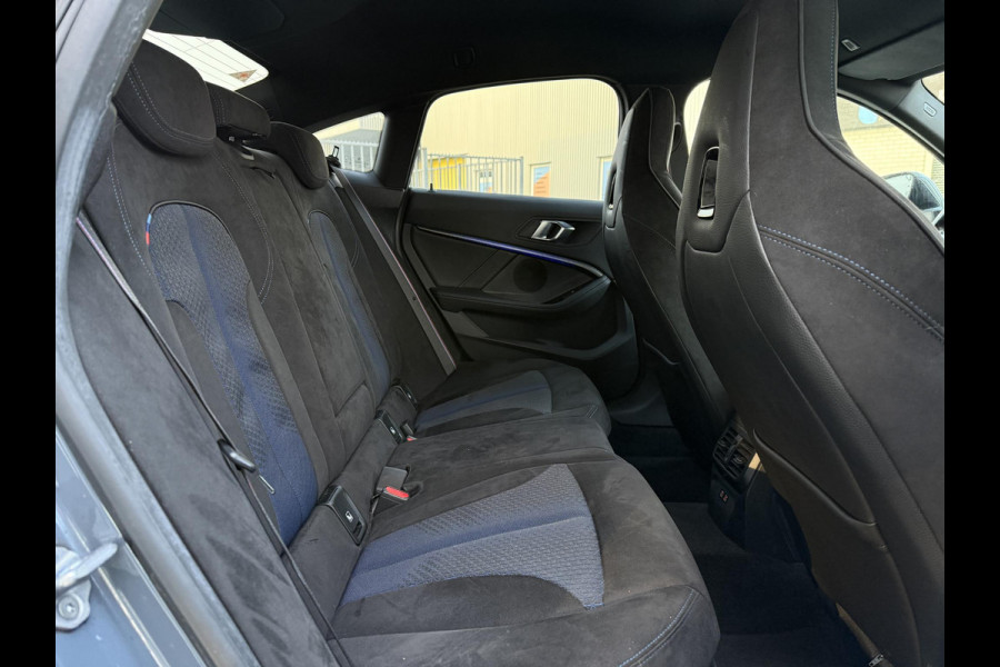 BMW 2 Serie Gran Coupé 218i Aut. M-Sport | Carplay | Camera | Sport Stoelen |