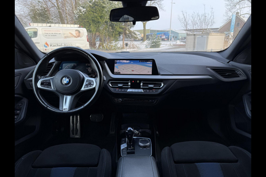BMW 2 Serie Gran Coupé 218i Aut. M-Sport | Carplay | Camera | Sport Stoelen |