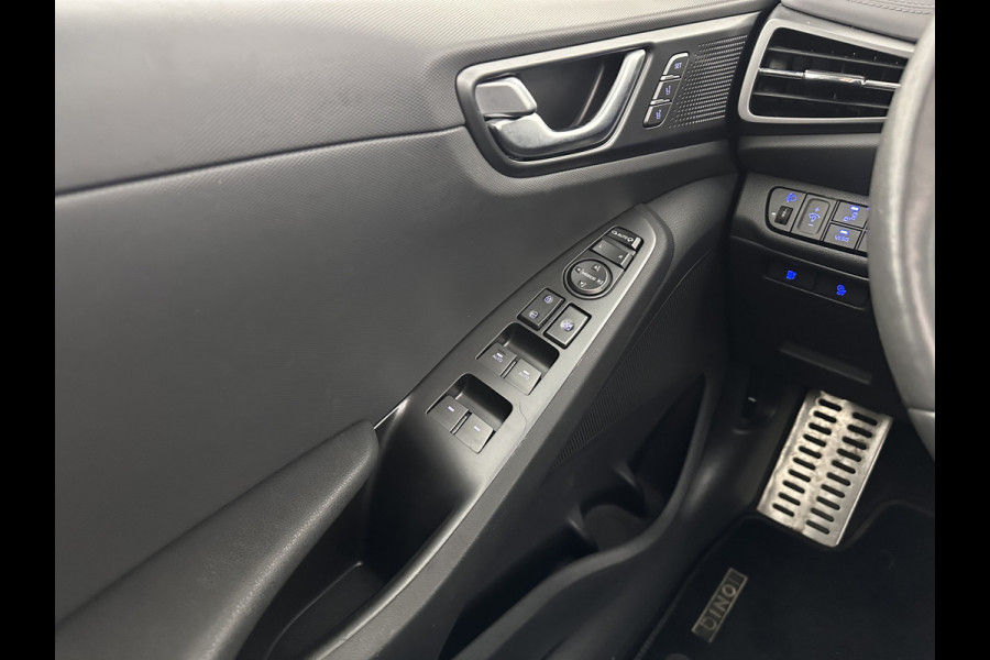 Hyundai IONIQ Premium EV 38 kWh {SOH-97%} (INCL.BTW) Aut *HEATPUMP | PANO | LEATHER | FULL-LED | ADAPTIVE-CRUISE | KEYLESS | NAVI-FULLMAP | DAB | CAMERA | MEMORY-PACK | DIGI-COCKPIT | HEATED/VENTILATED-SEATS | CCS- FASTLOADER | 16''A