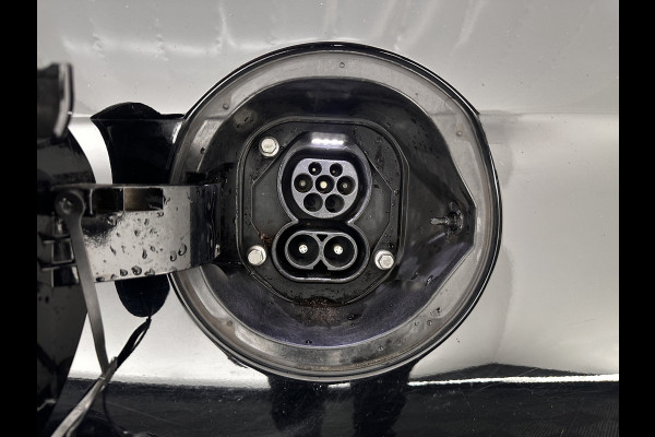 Hyundai IONIQ Premium EV 38 kWh {SOH-97%} (INCL.BTW) Aut *HEATPUMP | PANO | LEATHER | FULL-LED | ADAPTIVE-CRUISE | KEYLESS | NAVI-FULLMAP | DAB | CAMERA | MEMORY-PACK | DIGI-COCKPIT | HEATED/VENTILATED-SEATS | CCS- FASTLOADER | 16''A