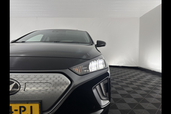 Hyundai IONIQ Premium EV 38 kWh {SOH-97%} (INCL.BTW) Aut *HEATPUMP | PANO | LEATHER | FULL-LED | ADAPTIVE-CRUISE | KEYLESS | NAVI-FULLMAP | DAB | CAMERA | MEMORY-PACK | DIGI-COCKPIT | HEATED/VENTILATED-SEATS | CCS- FASTLOADER | 16''A