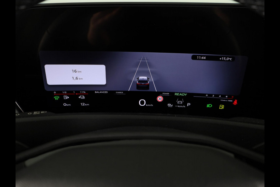 Audi Q3 Advanced edition e-hybrid 272 pk | Techniekpakket plus | Glazen panoramadak | Ambiente lichtpakket | Verwarmbaar stuurwiel |