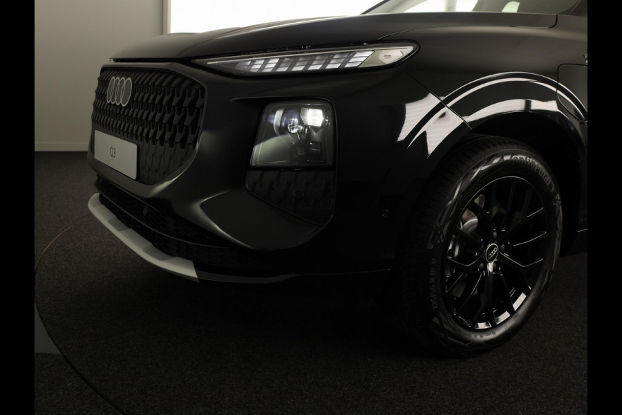 Audi Q3 Advanced edition e-hybrid 272 pk | Techniekpakket plus | Glazen panoramadak | Ambiente lichtpakket | Verwarmbaar stuurwiel |