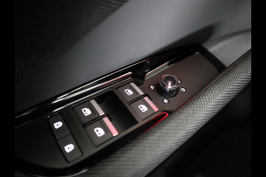 Audi Q3 Advanced edition e-hybrid 272 pk | Techniekpakket plus | Glazen panoramadak | Ambiente lichtpakket | Verwarmbaar stuurwiel |
