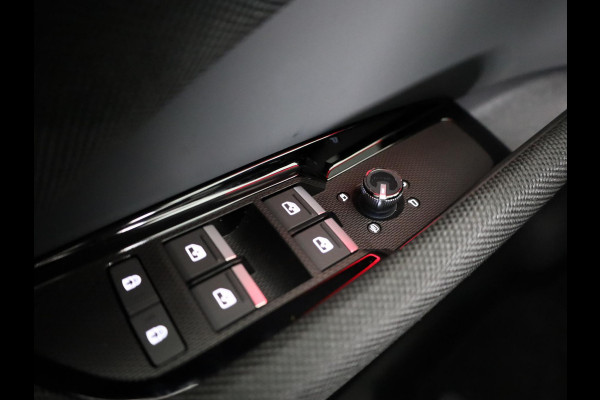 Audi Q3 Advanced edition e-hybrid 272 pk | Techniekpakket plus | Glazen panoramadak | Ambiente lichtpakket | Verwarmbaar stuurwiel |