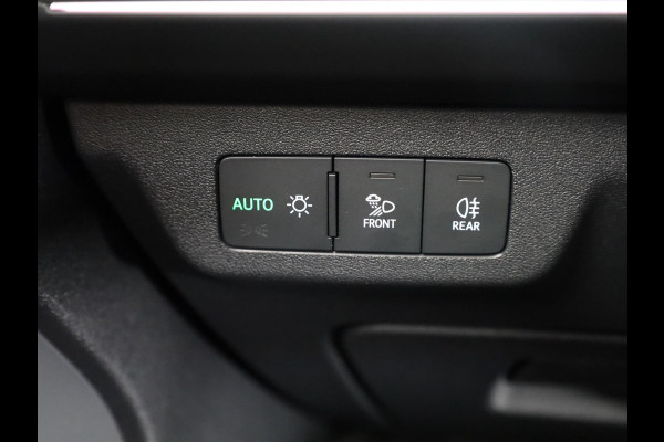 Audi Q3 Advanced edition e-hybrid 272 pk | Techniekpakket plus | Glazen panoramadak | Ambiente lichtpakket | Verwarmbaar stuurwiel |