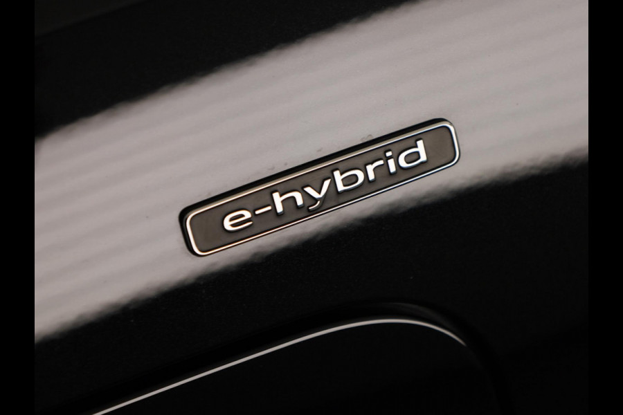 Audi Q3 Advanced edition e-hybrid 272 pk | Techniekpakket plus | Glazen panoramadak | Ambiente lichtpakket | Verwarmbaar stuurwiel |