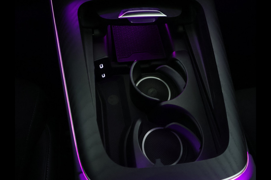 Mercedes-Benz E-Klasse Estate 300 e AMG Plug-In Hybride | AMG Styling | Trekhaak | Digital light | Keyless go | Distronic | Keyless go | Memory Pakket voorsteoelen. Inclusief 24 maanden MB Certified garantie voor Europa.