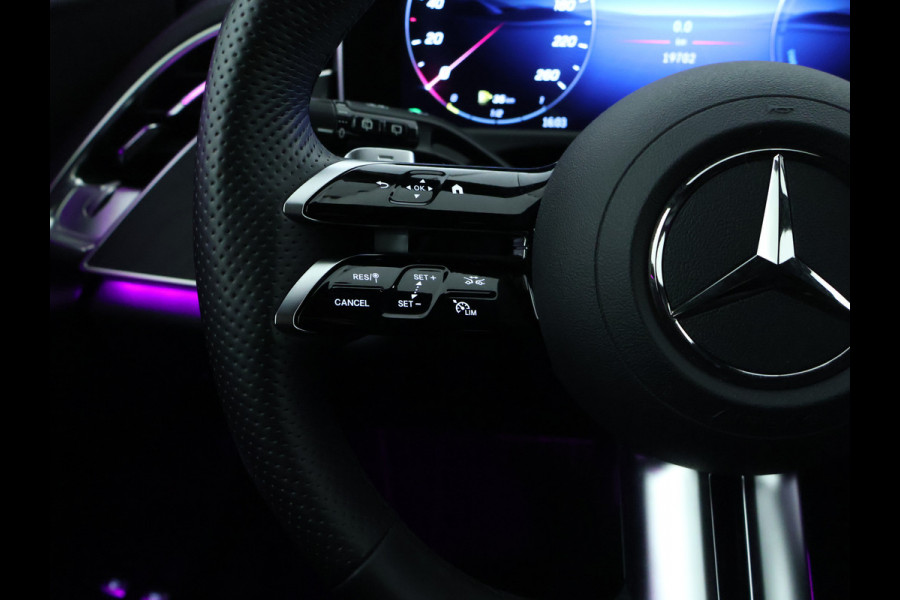 Mercedes-Benz E-Klasse Estate 300 e AMG Plug-In Hybride | AMG Styling | Trekhaak | Digital light | Keyless go | Distronic | Keyless go | Memory Pakket voorsteoelen. Inclusief 24 maanden MB Certified garantie voor Europa.