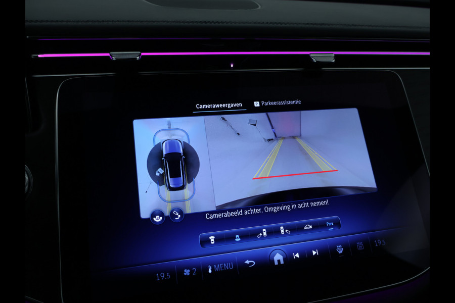 Mercedes-Benz E-Klasse Estate 300 e AMG Plug-In Hybride | AMG Styling | Trekhaak | Digital light | Keyless go | Distronic | Keyless go | Memory Pakket voorsteoelen. Inclusief 24 maanden MB Certified garantie voor Europa.