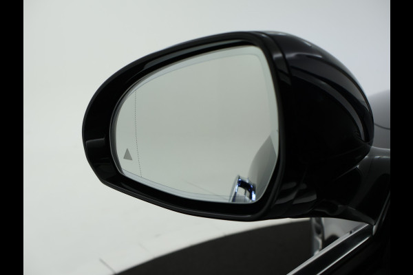 Mercedes-Benz E-Klasse Estate 300 e AMG Plug-In Hybride | AMG Styling | Trekhaak | Digital light | Keyless go | Distronic | Keyless go | Memory Pakket voorsteoelen. Inclusief 24 maanden MB Certified garantie voor Europa.