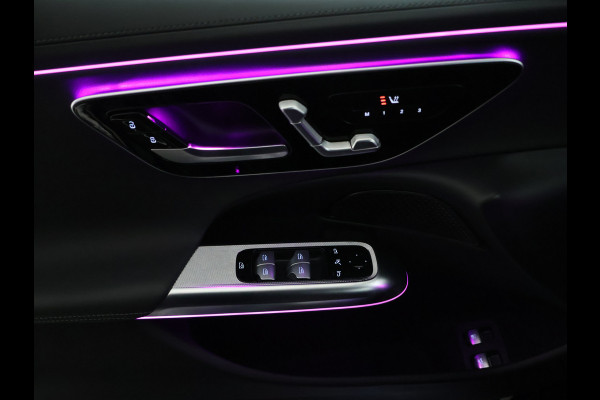 Mercedes-Benz E-Klasse Estate 300 e AMG Plug-In Hybride | AMG Styling | Trekhaak | Digital light | Keyless go | Distronic | Keyless go | Memory Pakket voorsteoelen. Inclusief 24 maanden MB Certified garantie voor Europa.