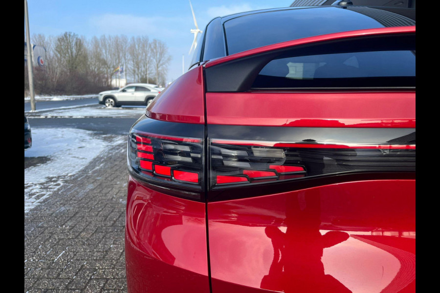 Volkswagen ID.5 Pro 77 kWh | Stoel- en stuurwielverwarming | Achteruitrijcamera | 20 inch velgen | Getint glas | Navigatie