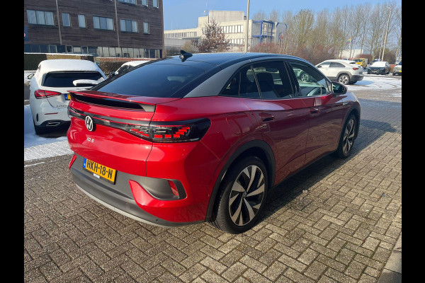 Volkswagen ID.5 Pro 77 kWh | Stoel- en stuurwielverwarming | Achteruitrijcamera | 20 inch velgen | Getint glas | Navigatie