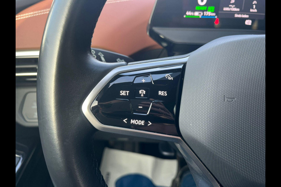 Volkswagen ID.5 Pro 77 kWh | Stoel- en stuurwielverwarming | Achteruitrijcamera | 20 inch velgen | Getint glas | Navigatie