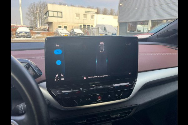 Volkswagen ID.5 Pro 77 kWh | Stoel- en stuurwielverwarming | Achteruitrijcamera | 20 inch velgen | Getint glas | Navigatie