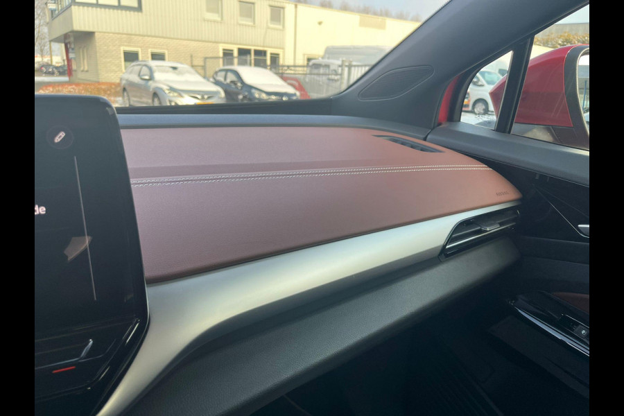 Volkswagen ID.5 Pro 77 kWh | Stoel- en stuurwielverwarming | Achteruitrijcamera | 20 inch velgen | Getint glas | Navigatie