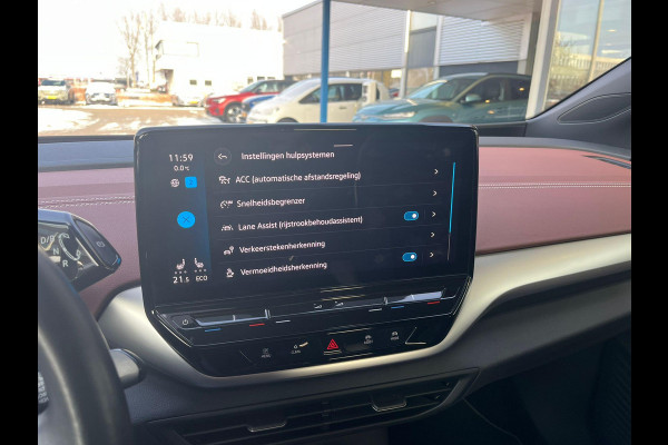 Volkswagen ID.5 Pro 77 kWh | Stoel- en stuurwielverwarming | Achteruitrijcamera | 20 inch velgen | Getint glas | Navigatie
