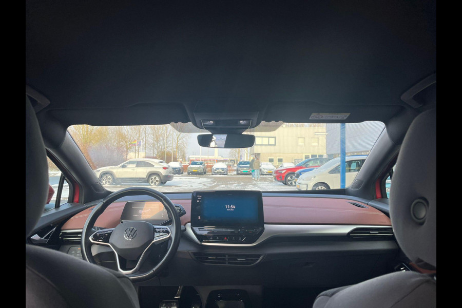 Volkswagen ID.5 Pro 77 kWh | Stoel- en stuurwielverwarming | Achteruitrijcamera | 20 inch velgen | Getint glas | Navigatie