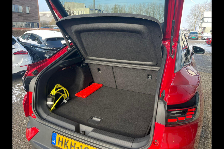 Volkswagen ID.5 Pro 77 kWh | Stoel- en stuurwielverwarming | Achteruitrijcamera | 20 inch velgen | Getint glas | Navigatie