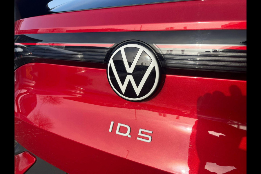 Volkswagen ID.5 Pro 77 kWh | Stoel- en stuurwielverwarming | Achteruitrijcamera | 20 inch velgen | Getint glas | Navigatie