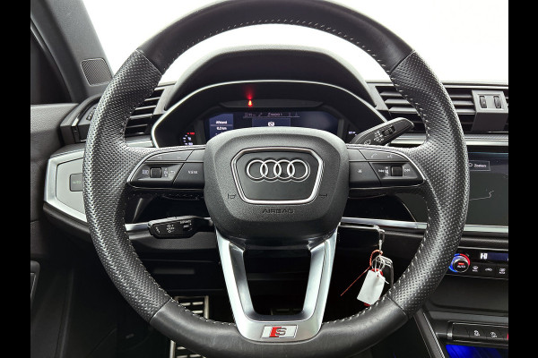 Audi Q3 40 TFSI quattro 3x S Line(NL-auto, Panorama, Dealer OndH, Digitale Dash, PDC V+A, Lane Assist, Addpt Cruise Con,Etc)