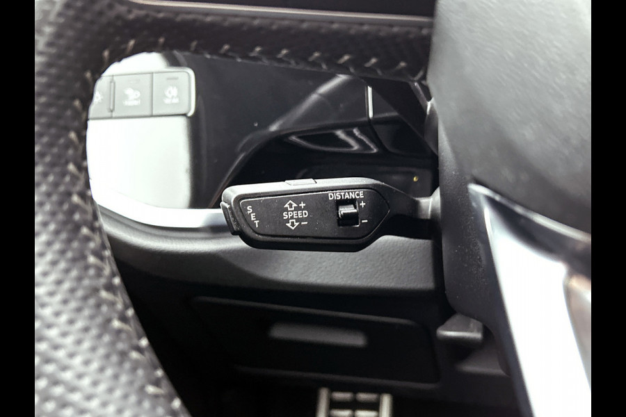 Audi Q3 40 TFSI quattro 3x S Line(NL-auto, Panorama, Dealer OndH, Digitale Dash, PDC V+A, Lane Assist, Addpt Cruise Con,Etc)