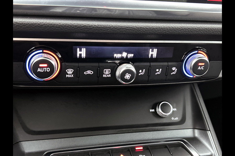 Audi Q3 40 TFSI quattro 3x S Line(NL-auto, Panorama, Dealer OndH, Digitale Dash, PDC V+A, Lane Assist, Addpt Cruise Con,Etc)