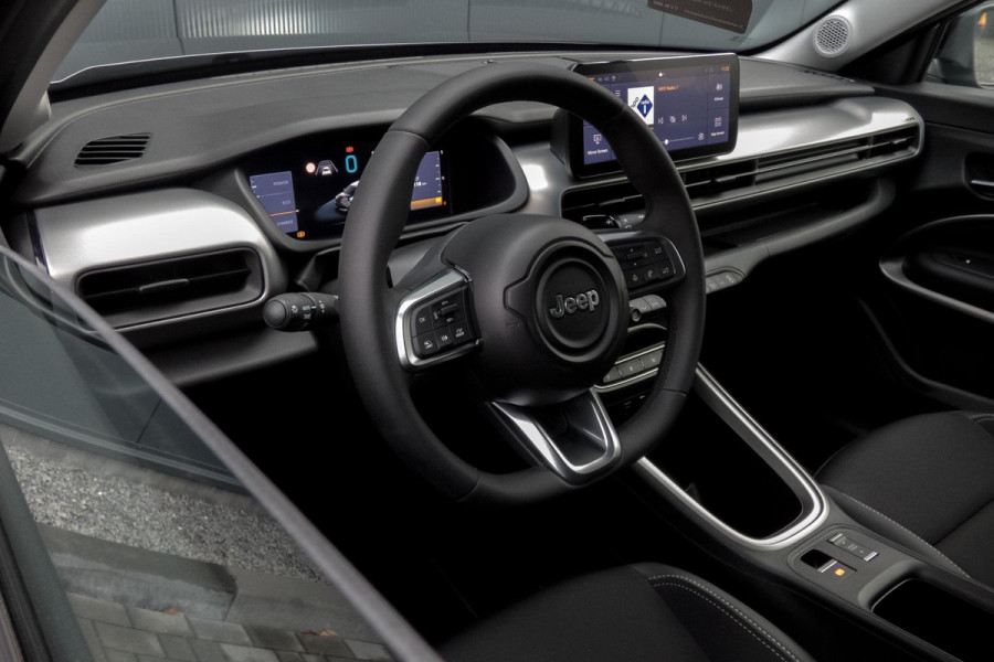 Jeep Avenger 1.2 e-Hybrid Altitude | STOELVERWARMING | ADAPTIEVE CRUISE CONTROL | PARKEERSENSOREN