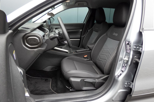 Jeep Avenger 1.2 e-Hybrid Altitude | STOELVERWARMING | ADAPTIEVE CRUISE CONTROL | PARKEERSENSOREN