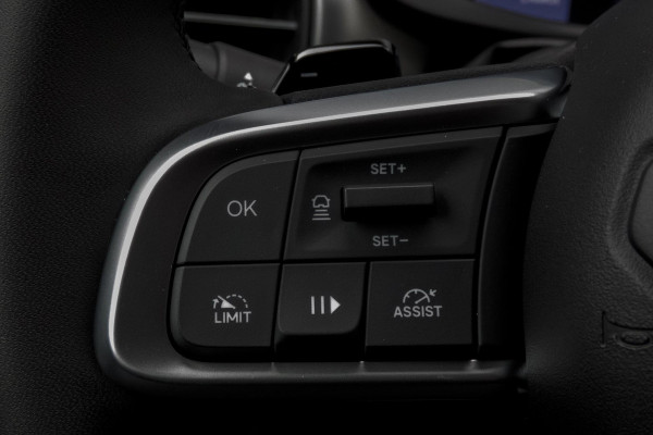 Jeep Avenger 1.2 e-Hybrid Altitude | STOELVERWARMING | ADAPTIEVE CRUISE CONTROL | PARKEERSENSOREN