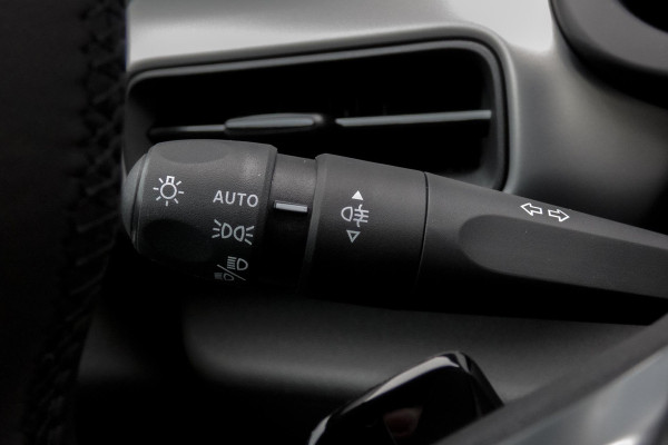 Jeep Avenger 1.2 e-Hybrid Altitude | STOELVERWARMING | ADAPTIEVE CRUISE CONTROL | PARKEERSENSOREN