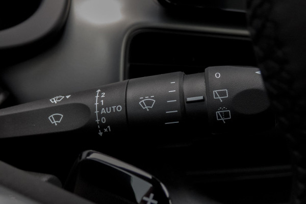 Jeep Avenger 1.2 e-Hybrid Altitude | STOELVERWARMING | ADAPTIEVE CRUISE CONTROL | PARKEERSENSOREN