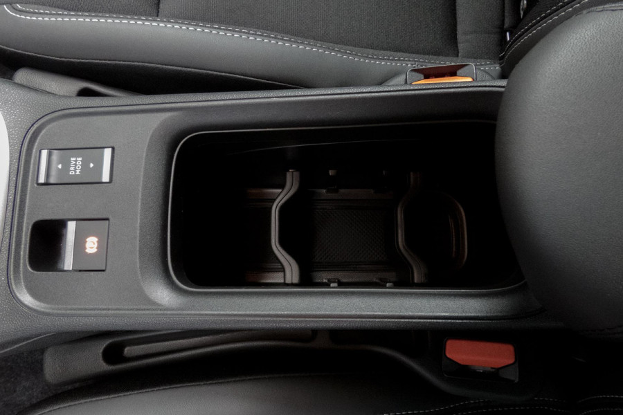 Jeep Avenger 1.2 e-Hybrid Altitude | STOELVERWARMING | ADAPTIEVE CRUISE CONTROL | PARKEERSENSOREN