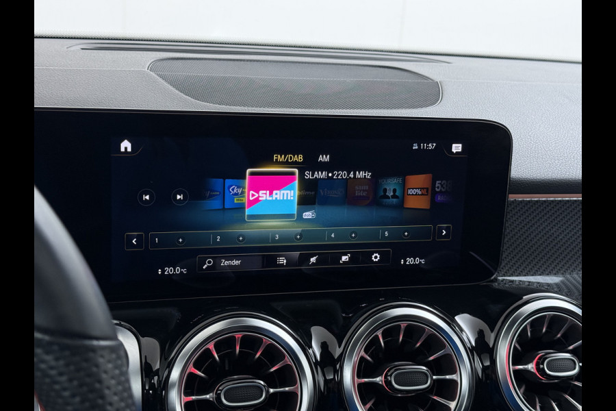 Mercedes-Benz Glb 200 AMG line | Pano Memory Multibeam Keyless