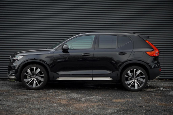 Volvo XC40 Recharge P8 AWD R-Design / Pano / Trekhaak / 20'' / Warmtepomp / Harman Kardon