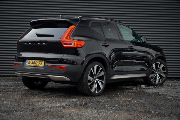 Volvo XC40 Recharge P8 AWD R-Design / Pano / Trekhaak / 20'' / Warmtepomp / Harman Kardon