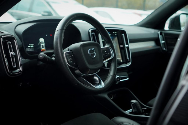 Volvo XC40 Recharge P8 AWD R-Design / Pano / Trekhaak / 20'' / Warmtepomp / Harman Kardon