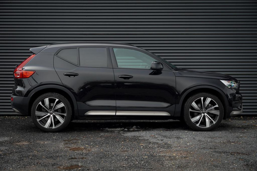 Volvo XC40 Recharge P8 AWD R-Design / Pano / Trekhaak / 20'' / Warmtepomp / Harman Kardon