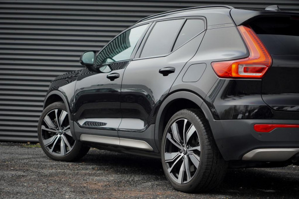Volvo XC40 Recharge P8 AWD R-Design / Pano / Trekhaak / 20'' / Warmtepomp / Harman Kardon