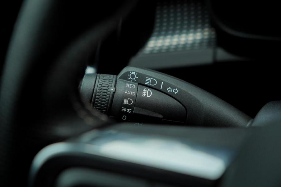 Volvo XC40 Recharge P8 AWD R-Design / Pano / Trekhaak / 20'' / Warmtepomp / Harman Kardon