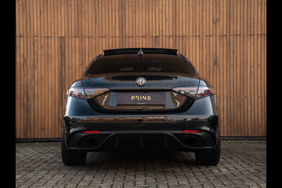 Alfa Romeo Giulia 2.0T GME AWD Competizione 280pk | Pano-dak | Harman/Kardon | CarPlay | Lederen dash.