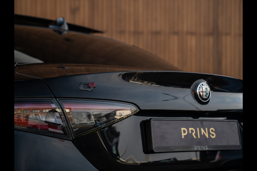 Alfa Romeo Giulia 2.0T GME AWD Competizione 280pk | Pano-dak | Harman/Kardon | CarPlay | Lederen dash.