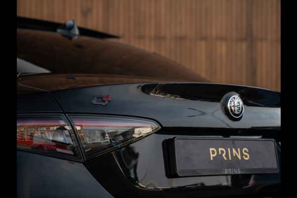 Alfa Romeo Giulia 2.0T GME AWD Competizione 280pk | Pano-dak | Harman/Kardon | CarPlay | Lederen dash.