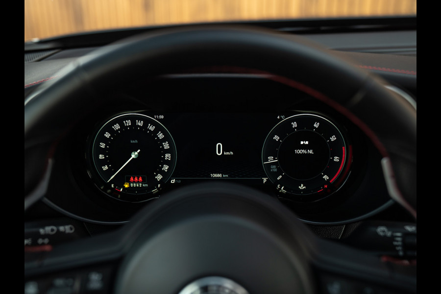 Alfa Romeo Giulia 2.0T GME AWD Competizione 280pk | Pano-dak | Harman/Kardon | CarPlay | Lederen dash.