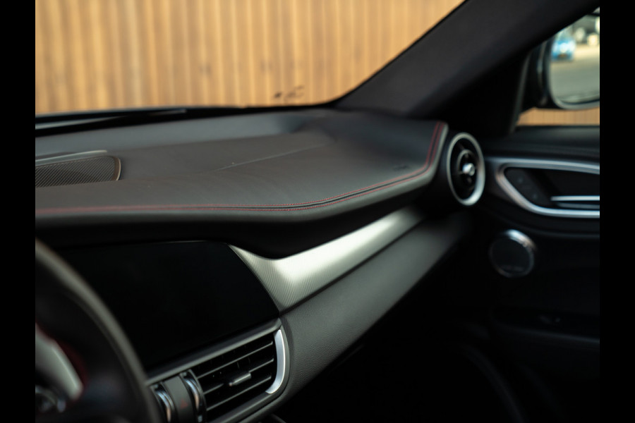 Alfa Romeo Giulia 2.0T GME AWD Competizione 280pk | Pano-dak | Harman/Kardon | CarPlay | Lederen dash.
