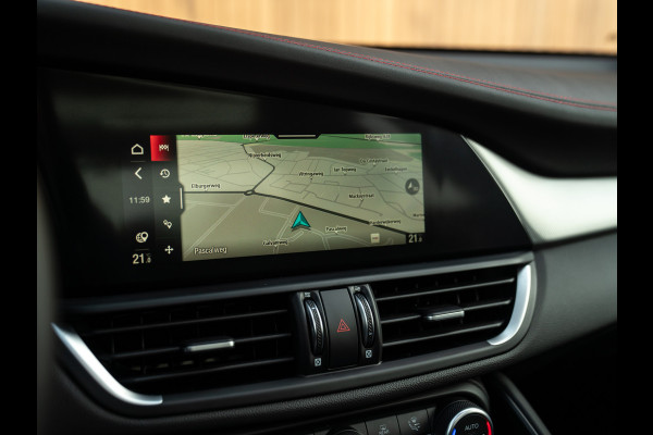 Alfa Romeo Giulia 2.0T GME AWD Competizione 280pk | Pano-dak | Harman/Kardon | CarPlay | Lederen dash.