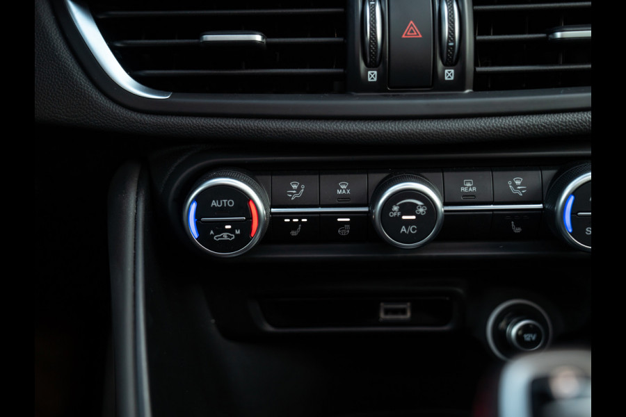 Alfa Romeo Giulia 2.0T GME AWD Competizione 280pk | Pano-dak | Harman/Kardon | CarPlay | Lederen dash.