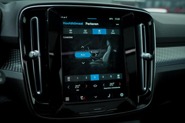 Volvo XC40 Recharge P8 AWD R-Design / Pano / Trekhaak / 20'' / Warmtepomp / Harman Kardon