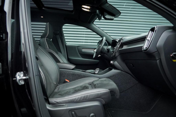Volvo XC40 Recharge P8 AWD R-Design / Pano / Trekhaak / 20'' / Warmtepomp / Harman Kardon